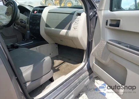 2009 Ford Escape Xls/Xls Manual z USA, uszkodzony, nr VIN 1FMCU02789KD14178